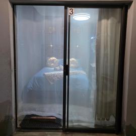 Mgwenya Capsule Hotel