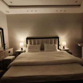 شقق ضوء القمر Moonlight Apartment, hotel u gradu Rahwat al Barr
