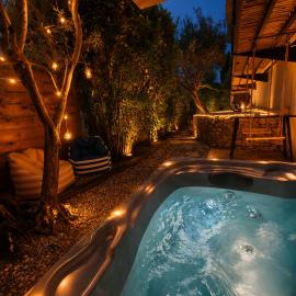 Chambre d'hôte Cigale jacuzzi et jardin privé، فندق في ألّاوش