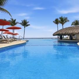 Beachfront Vacation Condos, Palmarito Beach, Vivo Resorts โรงแรมในBajos de Chila