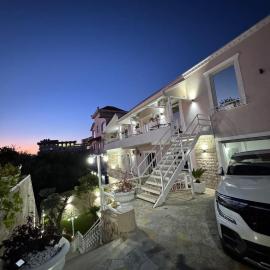 Alesio Guest House, hotel in Krujë