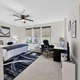 Spacious Family Gathering Spot - Sleeps 8 - BBQ, hotel v destinaci Middletown