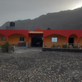 Casa Pirinha, hotell i Portela