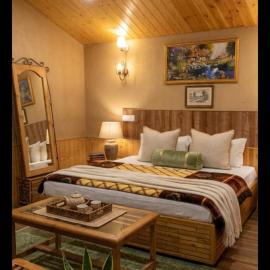 Nirmal villa cottage by SkylarcTrails, hotel sa Banjār