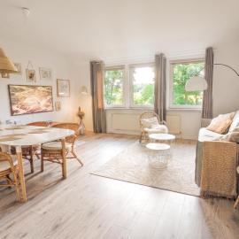 INIKAMA - Bohemian Apartment im Grünen, hotel in Rosengarten