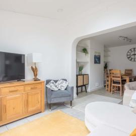 Fabulous 4 Bed Family Home, hotel in Cherry Hinton