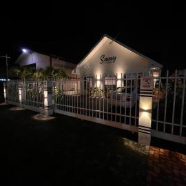 Snowy Lodge, fully airconditioned & luxurious apartments, hotel v destinácii Paramaribo
