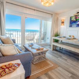 Oceanfront Luxe Condo, Sleeps 7