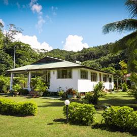 Fare Faaroa Lodge