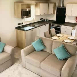 Spacious Caravan - Durdle Door Holiday Park, hotelli kohteessa West Lulworth
