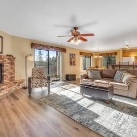 Charming Walnut Hills Condo, hotel en Flagstaff