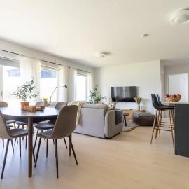 Spacious Three Bedroom Home w Patio and Workspace