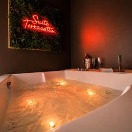 Evasion Terracotta - Jacuzzi privatif, hotel in Saint-Gaudens