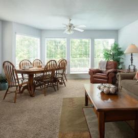 WW C301 Urban Bungalow, hotel in New Braunfels