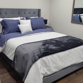 Lakeside private 1 bedroom luxury apt, hotel a Bowmanville