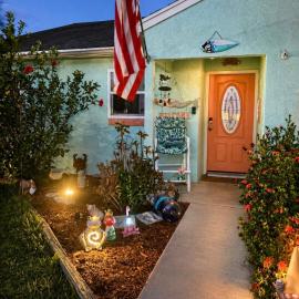 Mermaid Oasis Stuart Whole House 2 bed 2 Bath & extra Bonus Room- Fenced in Yard with Boat Parking