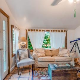 Vineyard Cottage, hotel in Guerneville
