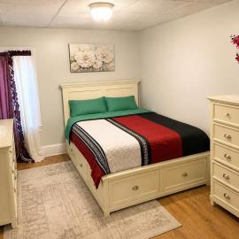 Private room #1 downtown dream, hotel in Fall River