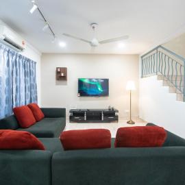 Lovely Family Home 12pax 3 min from toll