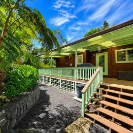 Beautiful Volcano Getaway With Hot Tub Near National Park, hotel v destinácii Volcano