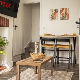 4 Bedroom House FREE off street parking – hotel w mieście Melton Mowbray