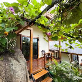 Yod Khao Muay Thai Camp, hotel in Ban Nok
