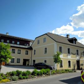 Zeit/-Los, hotel em Irdning