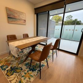 The Modern Boronia Loft- Walk to Train & Trails