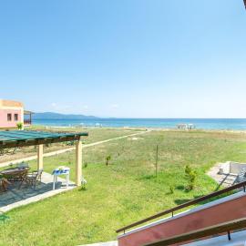 Relaxing beach house 50 m from the coast!