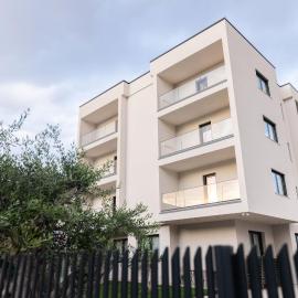 Pauz Hotel, hotel u gradu Himare