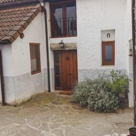 Casa Batán Larres Cozy Shelter in the Pyrenees