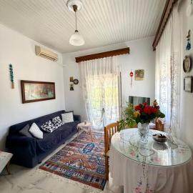 Domi's Cottage, hotel in Agia Triada