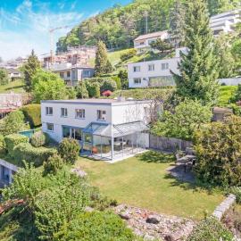 Modern Living Villa mit Panorama-Wintergarten & TV, hotel in Erlinsbach