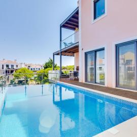 Vale do lobo, 'Golf by the Pool' 2 bedroom apartment