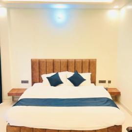 Shri Ram Hotel and Resort, hotelli kohteessa Dewa