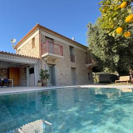 Villa Anthousa luxury villas and suites: Anthoúsa şehrinde bir otel