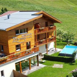 Residence Zirmer Wohnung Erde、カステルロットのホテル