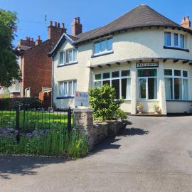 The Beehive Guest House, hotel in Oakamoor