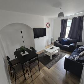 Spacious 4 Bedroom House in Dagenham