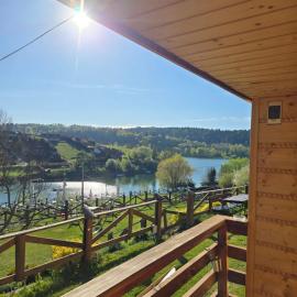 Dobra Miejscówka Domki nad Jeziorem Solińskim Jacuzzi 60 m od plaży 504-978-418، فندق في زافوس