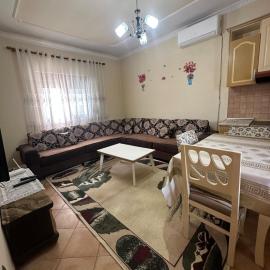 Airport nest, hotel in Kamëz