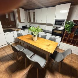 7 Zimmer Stilvolle Residenz vor den Toren Münchens für 18 Personen OG