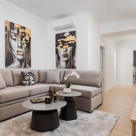 Aura Airport Suite، فندق في سباتا