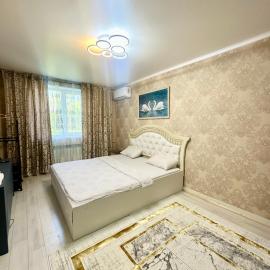 Апартамент Плаза 1 ком, hotel a Shymkent