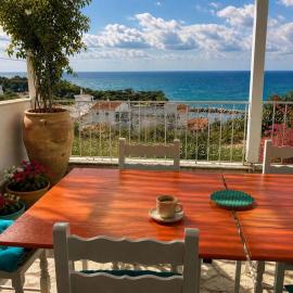 Casa Spartines โรงแรมในVotsi