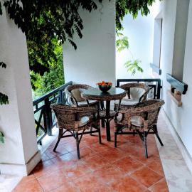 Oasis Resort&Spa Lozenets 1st floor exit to the garden, hotel in Lozenets