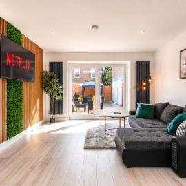 Open Mind Property- Stylish 5BR, Hot Tub & Parking, hotel in Portsmouth
