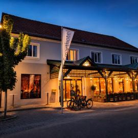Smarthotel Schmid - Restaurant & Bar inhouse - Nähe Schlossteich, хотел в Sitzenberg