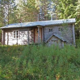 Holiday Home Einfache Holzhütte für das wahre Naturerlebnis am Stausee by Interhome, Hotel in Ytterhogdal