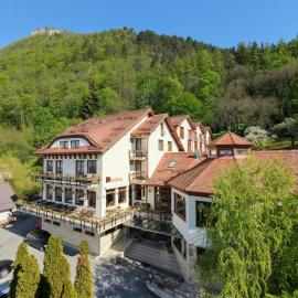 Hotel Kolping, отель в Брашове